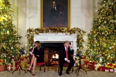 Donaldas Trumpas ir Melania Trump atsako į kalėdinius vaikų skambučius