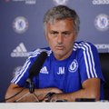 J. Mourinho su „Chelsea“ klubu pasirašė naują sutartį