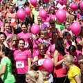 Moterų bėgimo dalyvės nuspalvino ir papuošė Vilniaus Vingio parką