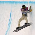 Turtingiausia Sočio olimpinių žaidynių žvaigždė krito veidu į sniegą