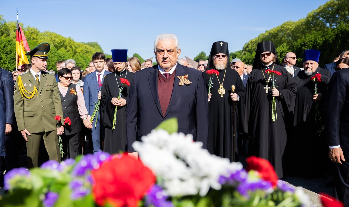 Gegužės 9-ąją memorialą Berlyne aplankė Rusijos ambasadorius