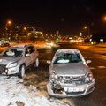 Avarija Vilniuje: Geležinio Vilko ir Ukmergės gatvių sankirtoje susidūrė automobiliai