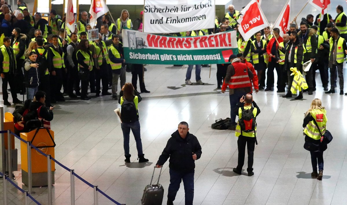 Dėl streiko Vokietijos oro uostuose atšaukiama šimtai skrydžių