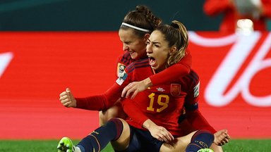 Испанки — чемпионки мира по футболу. Они обыграли в финале сборную Англии