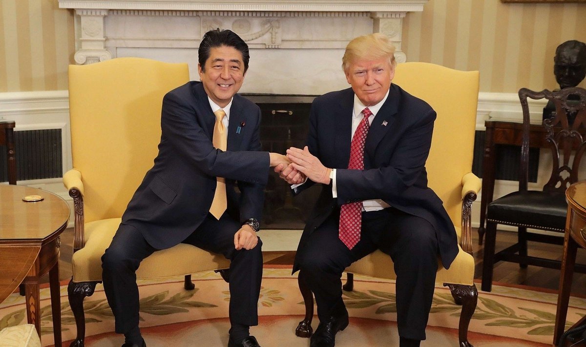 Donaldas Trumpas ir Shinzo Abe