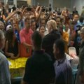 Puerto Rike D. Trumpas metė miniai popierinių rankšluosčių