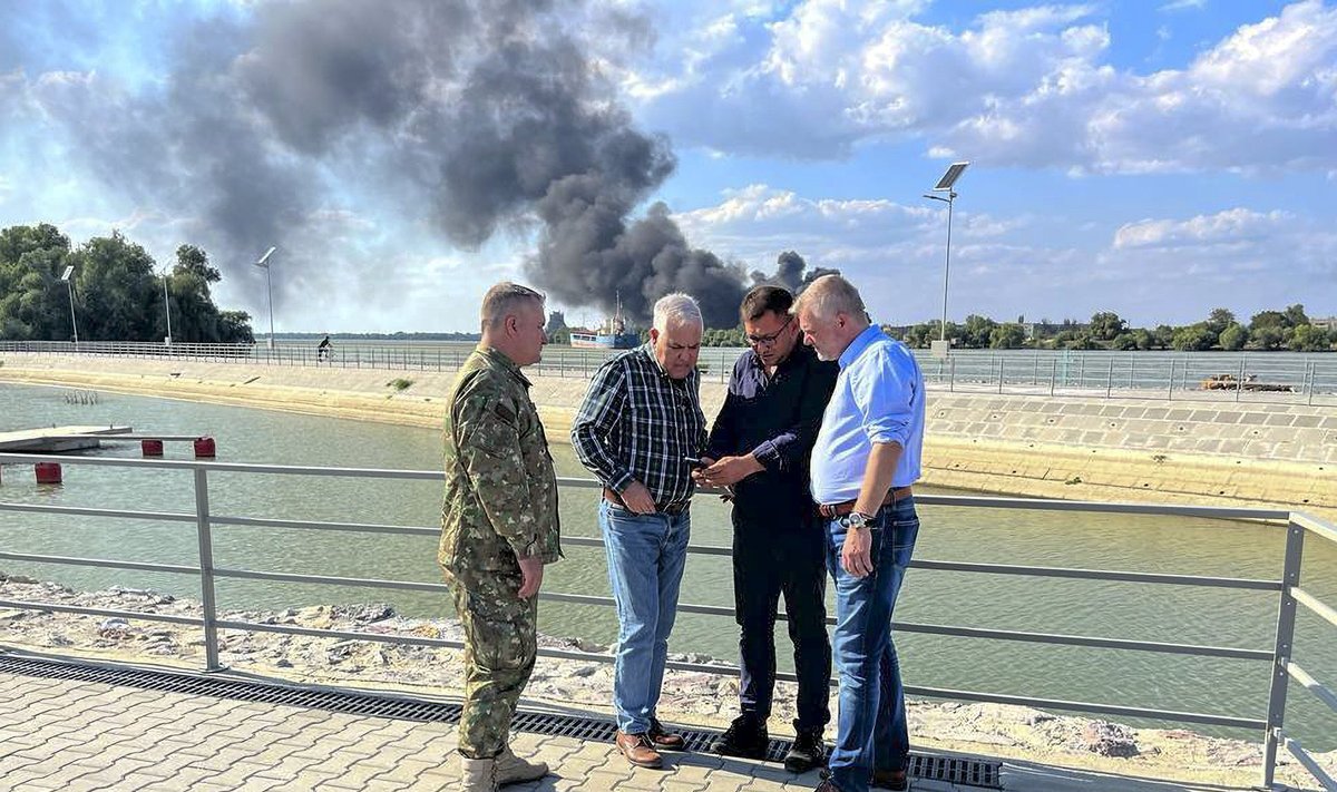 Rumunijos gynybos ministras lankosi drono nukritimo vietoje
