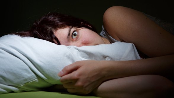 Neuromokslininkai paaiškino, kodėl naktimis ima kankinti egzistencinės mintys apie baimę ir nesėkmes: jūs esate ne vieni