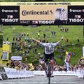 Davė grąžos: paskutinėje įkalnėje „Tour de France“ čempionai susigrūmė vienas prieš vieną