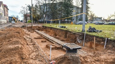 Panevėžyje triūsiantys archeologai atskleidžia paslaptis: žemė slėpė šventvagišką brutalumą