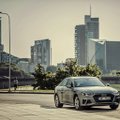 „Audi“ į Lietuvą atvežė atnaujintą A4: siūlo daugiau komforto ir galios