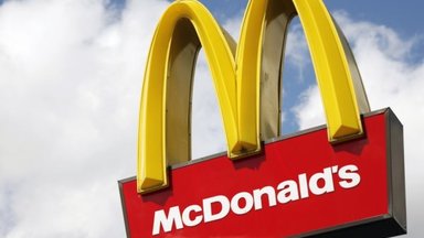 Pasiimkite ir draugą – McDonald’s liepos mėnesį dalins nemokamus mėsainius: yra viena sąlyga