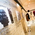 Įvykis Lietuvoje, kurio negalima praleisti: į Vilnių atvežė „Chanel“ suknelių ekspoziciją