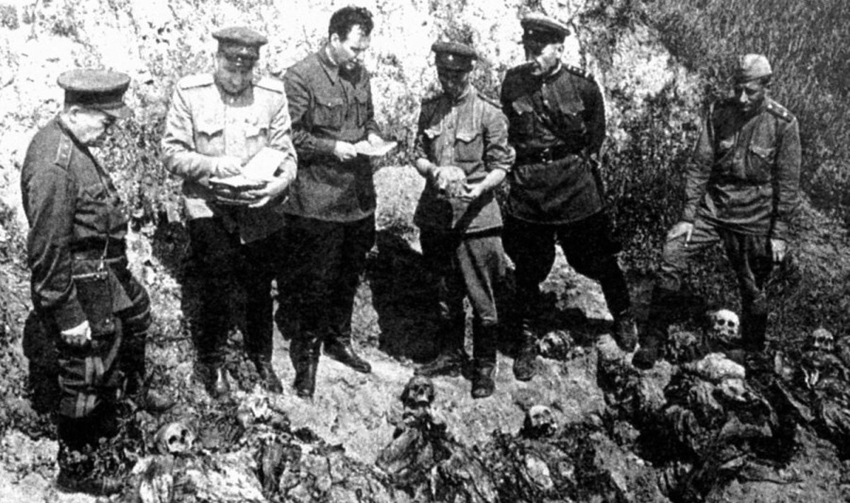 Apgaudinėjant tarptautinę visuomenę ir norint Katynės žudynes priskirti nacistų nusikaltimams, joms tirti SSRS buvo sudaryta komisija, kuri klastojo duomenis dėl tikrųjų žudikų, leidyklos „Briedis“ nuotr.