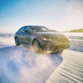 BMW driokstelėjo: pristatė visiškai elektrinį „i4“ visureigį