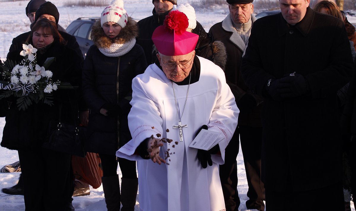 Panoteriai atsisveikina su žiauriai nužudytais vaikais