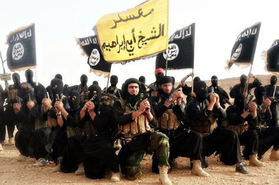 "Islamo valstybės" (ISIS) kovotojai.