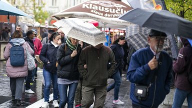 Vilniuje įsibėgėjo Tautų mugė: dalyvių gretas prablaškė lietus