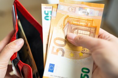 Elektromobilis gali padėti uždirbti pinigų.