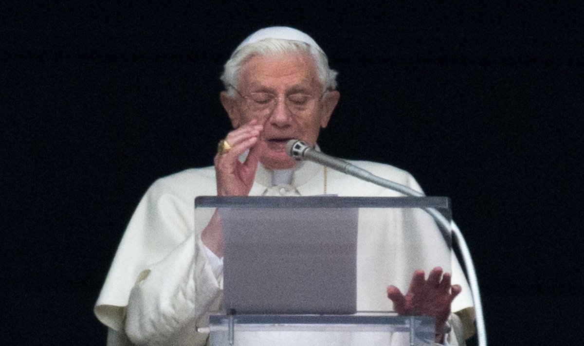 Paskutinė popiežiaus Benedikto XVI malda Šv.Petro aikštėje
