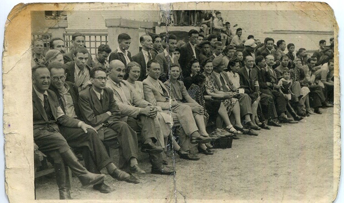Sporto aikštelės Vilniaus gete atidarymas, 1942. Vilniaus Gaono žydų istorijos muziejus