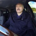 A. Lukašenka nurodė valdininkams, kokiais automobiliais jie turi važinėti