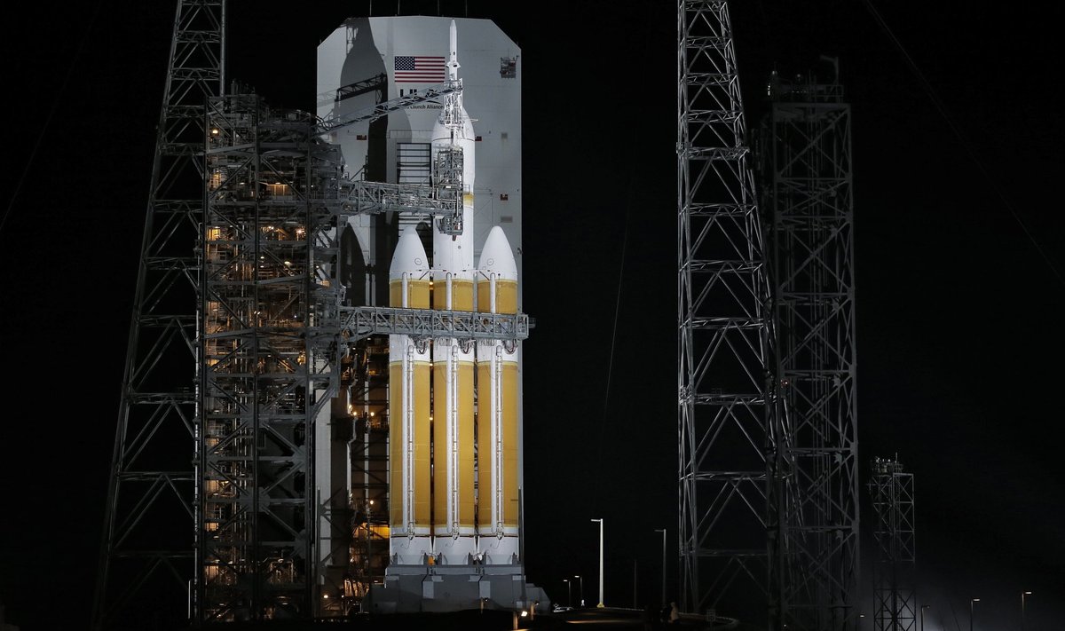 Raketa "Delta IV" su "Orion" kapsule parengta skrydžiui