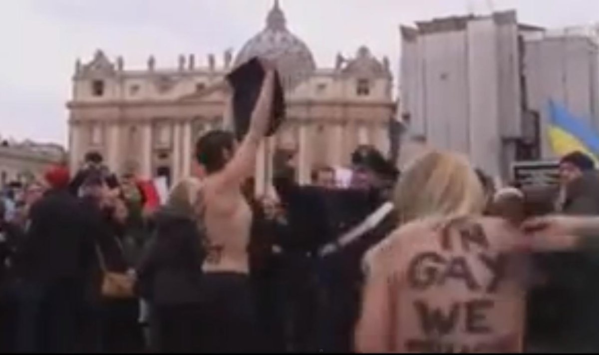 FEMEN na placu św. Piotra