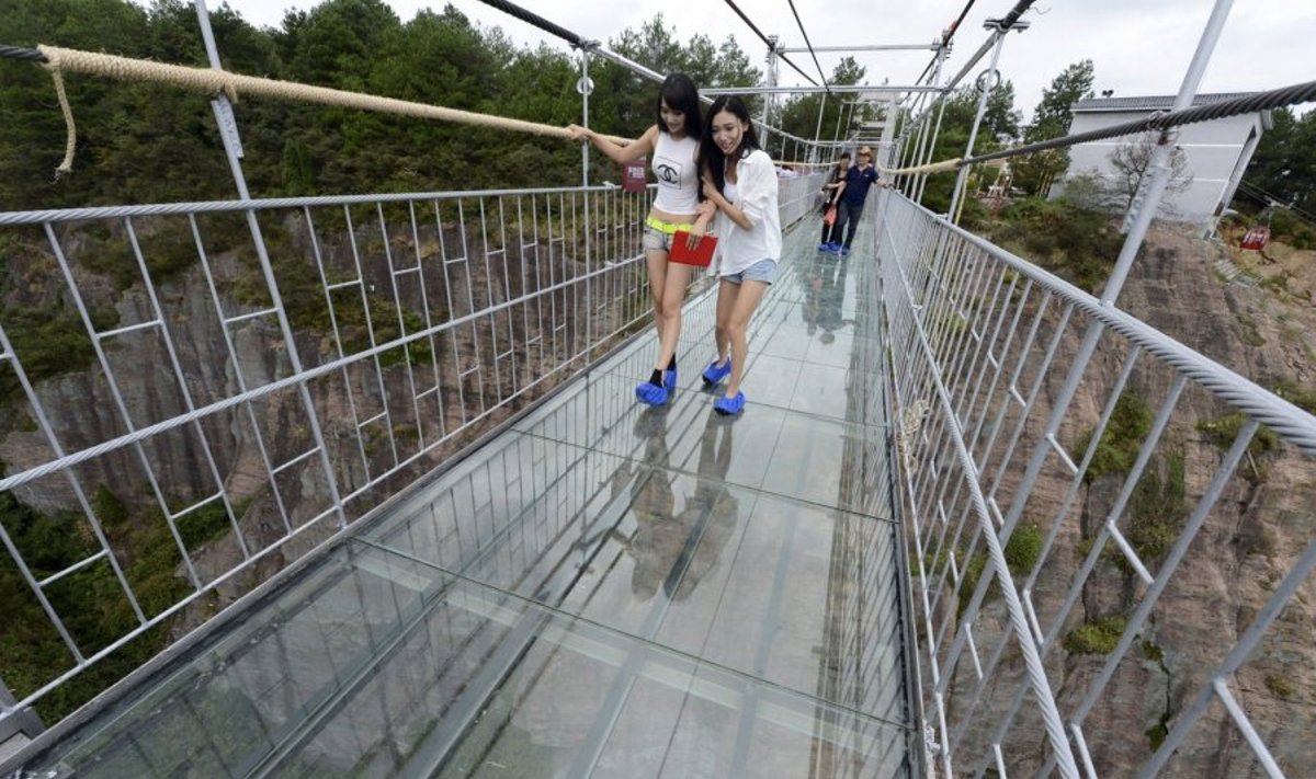 Stiklinis tiltas Kinijoje