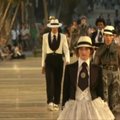 K. Lagerfeldas Kuboje pristatė atostogoms skirtą „Chanel“ kolekciją
