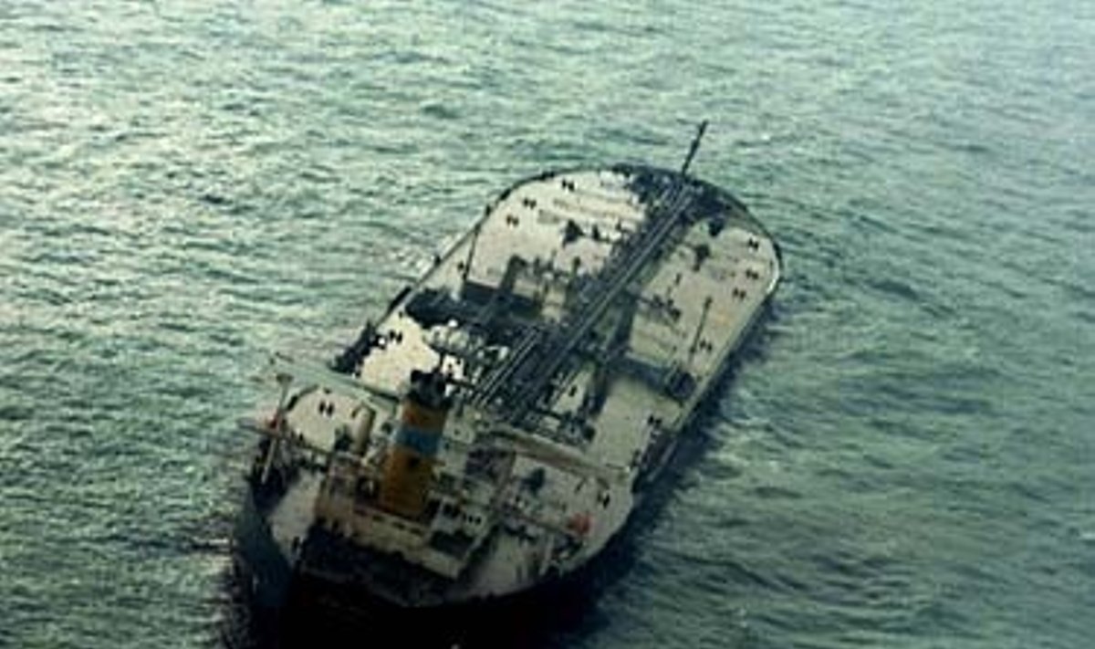 Honkongo tanklaivis Geltonojoje jūroje