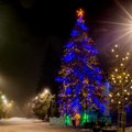 Joniškyje įžiebta Kalėdinė eglutė: miestiečiai nepamiršta savo tradicijos