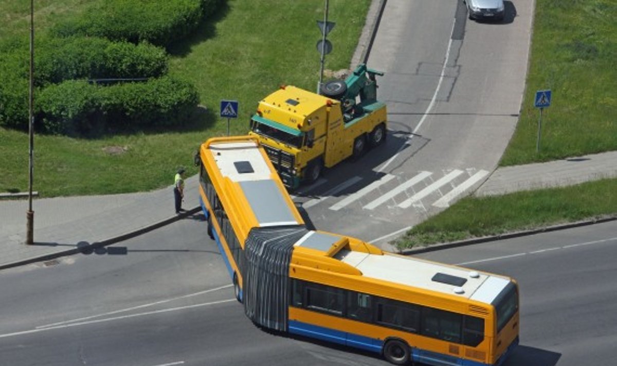 Autobusas Vilniuje, Geležinio Vilko gatvėje