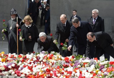 Vladimiras Putinas, Francois Hollande'as, Serge Sarkisianas