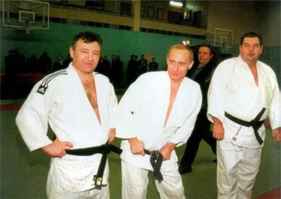 Vasilijus Šestakovas (dešinėje) jaunystėje sportavo kartu su Vladimiru Putinu (Foto: izsambo.ru)