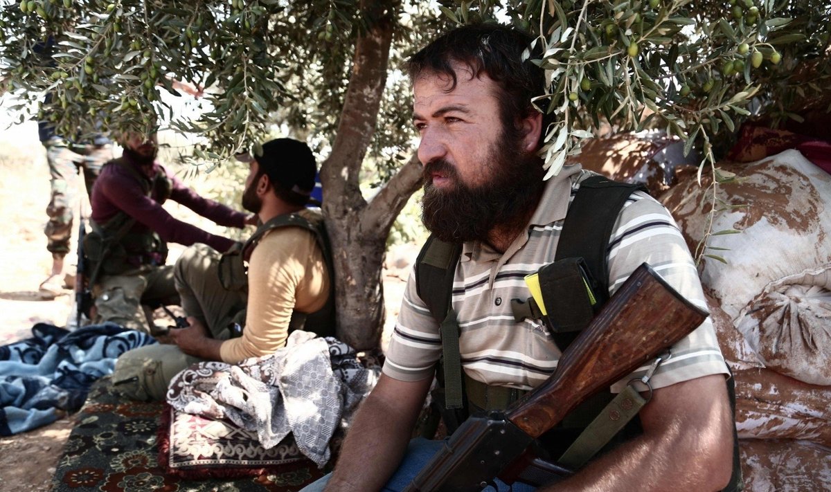 Sirijos sukilėliai rengiasi Idlibo gynybai