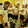 Į balsavimo kabinas keliavo ir Lietuvos futbolo rinktinės vyrai