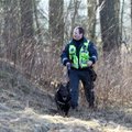 DELFI žurnalistas P. Garkauskas lankėsi Gaižėnų kaime: pareigūnai šukavo mišką ieškodami žudiko