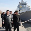 Šiaurės Korėjai besirengiant konfliktui, Kim Jong Unas dalyvavo karo laivų apžiūroje