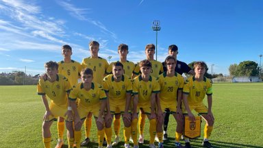 Сборная Литвы по футболу среди юношей до 19 лет сенсационно обыграла команду из Франции