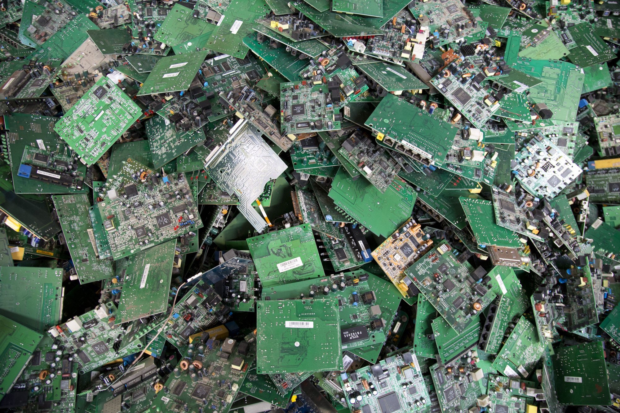 i 2014 kastet 300 tonn gull i søpla