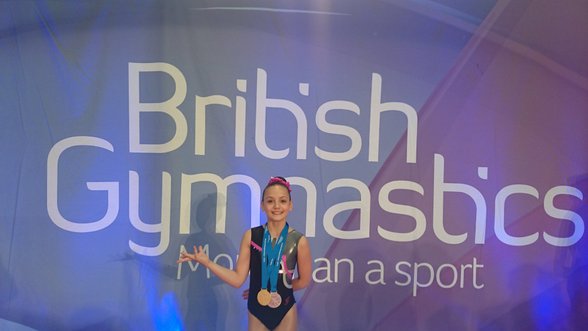 Lietuviškų šaknų turinti mergina tapo aerobinės gimnastikos Britanijos čempione