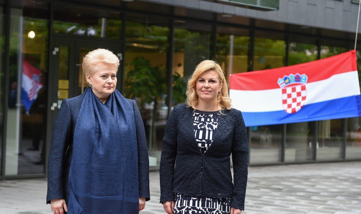Kroatijos prezidentė Kolinda Grabar–Kitarovič su Lietuvos prezidente Dalia Grybauskaite