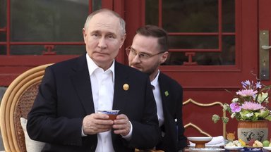 „Reuters“: Putinas pasiruošęs surengti taikos derybas, bet yra sąlyga