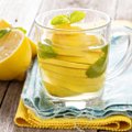 5 pavojai, kurie tyko, jei geriate per daug vandens su citrina