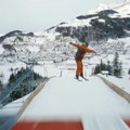 Šveicaras slidininkas pasiekė 90 km per valandą greitį ir padarė dvigubą salto