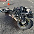 Motociklininko avarija Šiaulių rajone: nukentėjo policijos pareigūnas