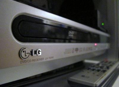Filmus siūloma žiūrėti ne DVD aparatais, bet internetu