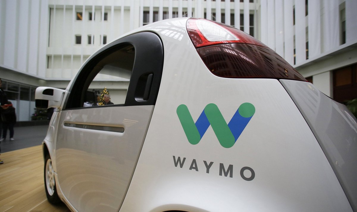 Savavaldis (autonomiškas) "Waymo" automobilis