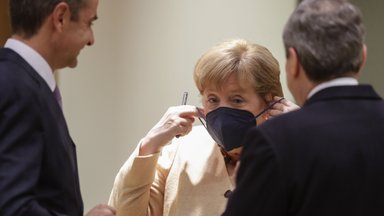 „Bloomberg“: Merkel siūlymas Europos lyderius išmušė iš vėžių